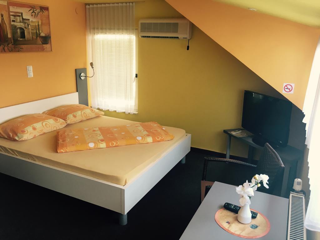 Guest House Mlada Lipa Maribor Ngoại thất bức ảnh